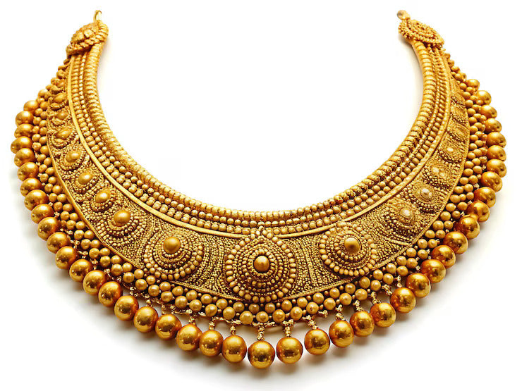 Branded Jewellery: The Sparkle of Identity, Craftsmanship, and Prestige