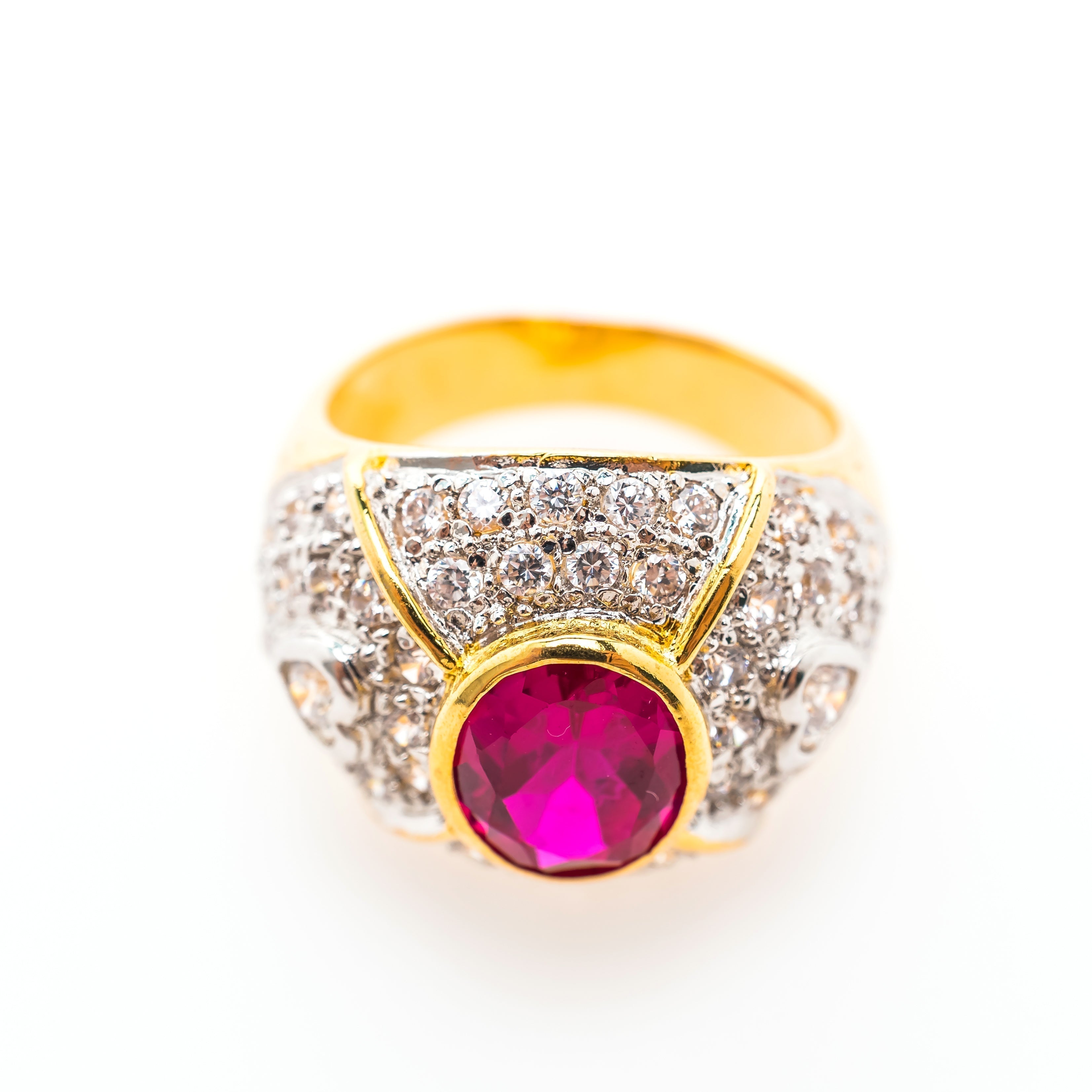 The Timeless Elegance of the Neli Ring: Tradition Meets Modern Charm